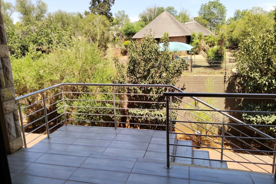 5 Bedroom Property for Sale in Birdwood Estate North West